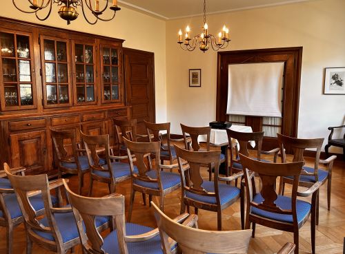 Reihe/Cabaret-Esszimmer-2