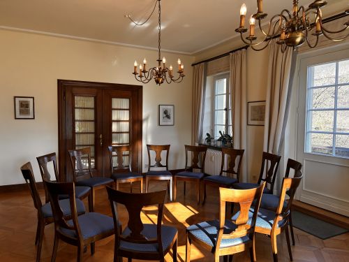 Stuhlkreis-Esszimmer-1