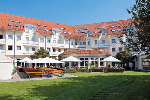 Biergarten und Terrasse Seminaris Hotel Bad Boll